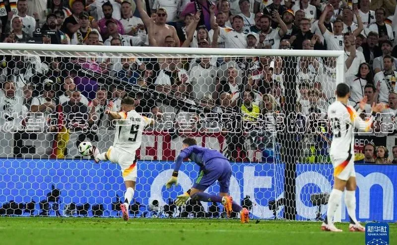 冰雪盛宴：一场滑雪运动赛事的精彩直播